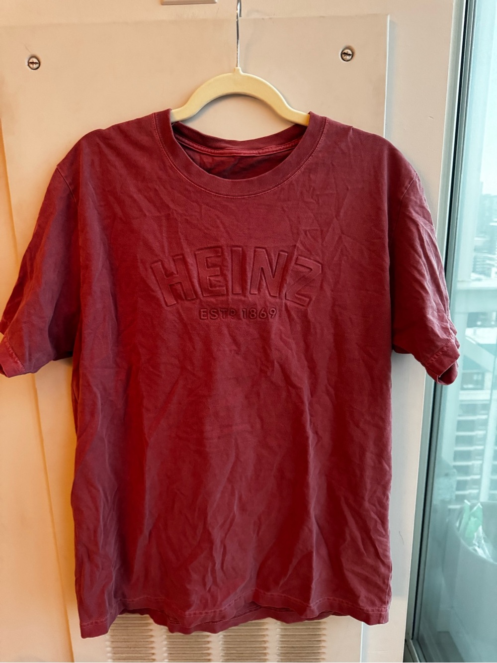 Heinz Embossed Logo Short Sleeve Tee Burgundy Sz M